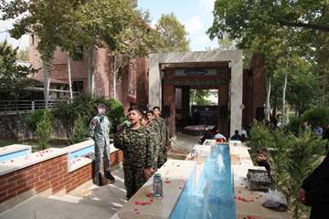 مراسم رونمایی از یادمان شهدای گمنام